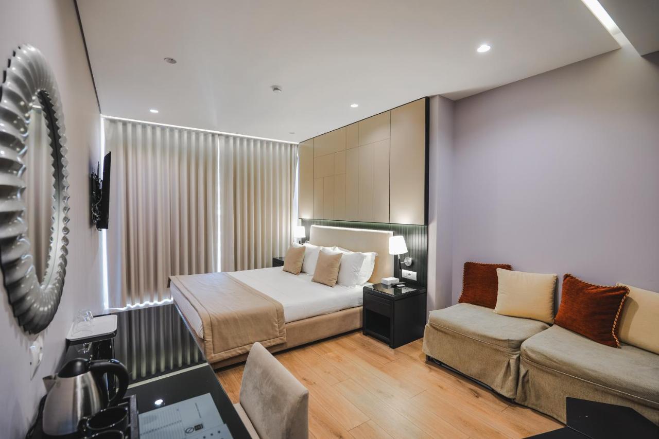 Hotel Oasis Sarandë Eksteriør billede