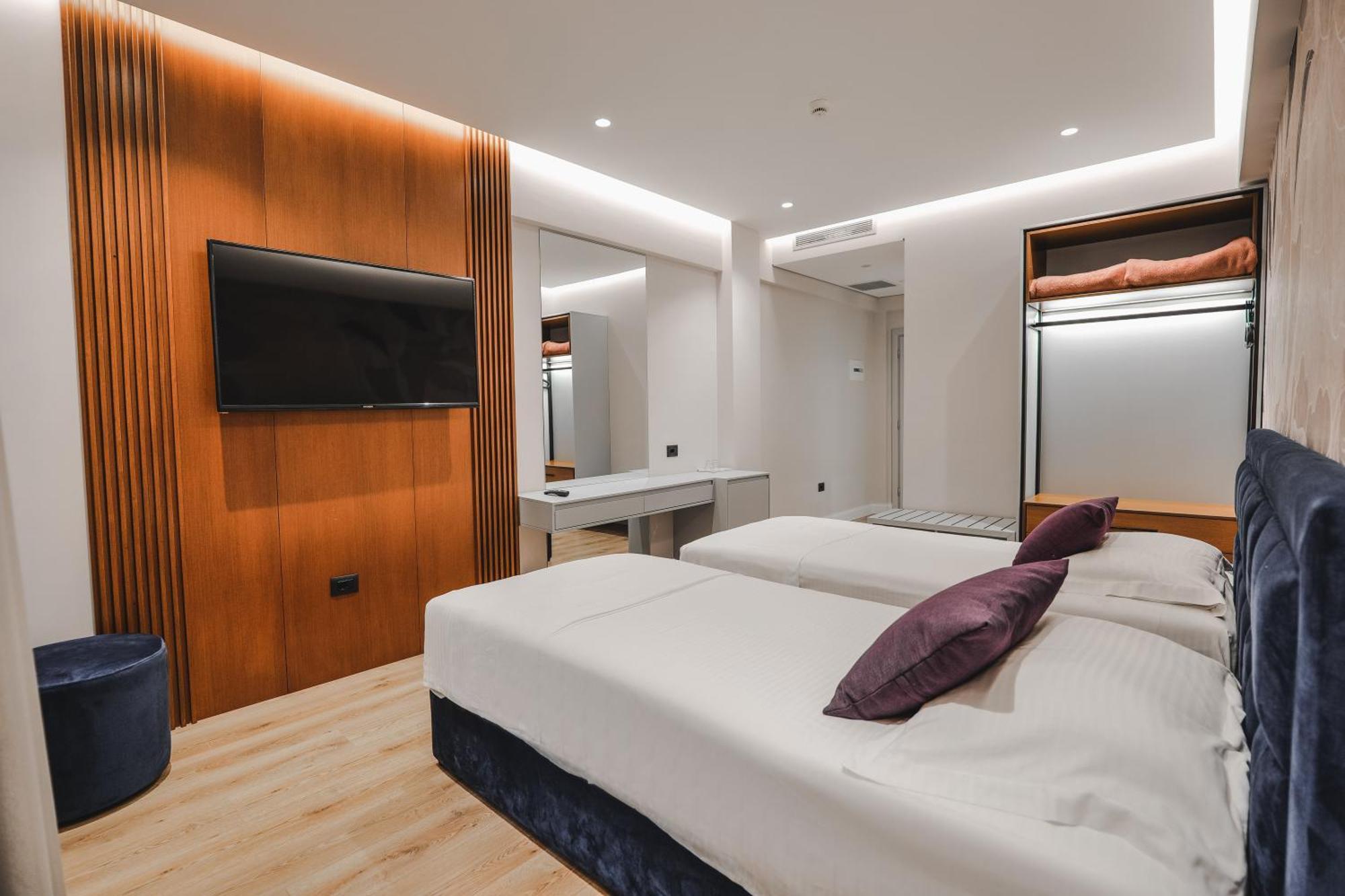 Hotel Oasis Sarandë Eksteriør billede
