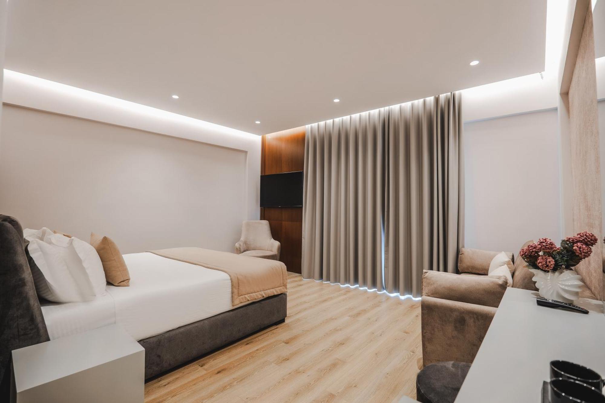 Hotel Oasis Sarandë Eksteriør billede