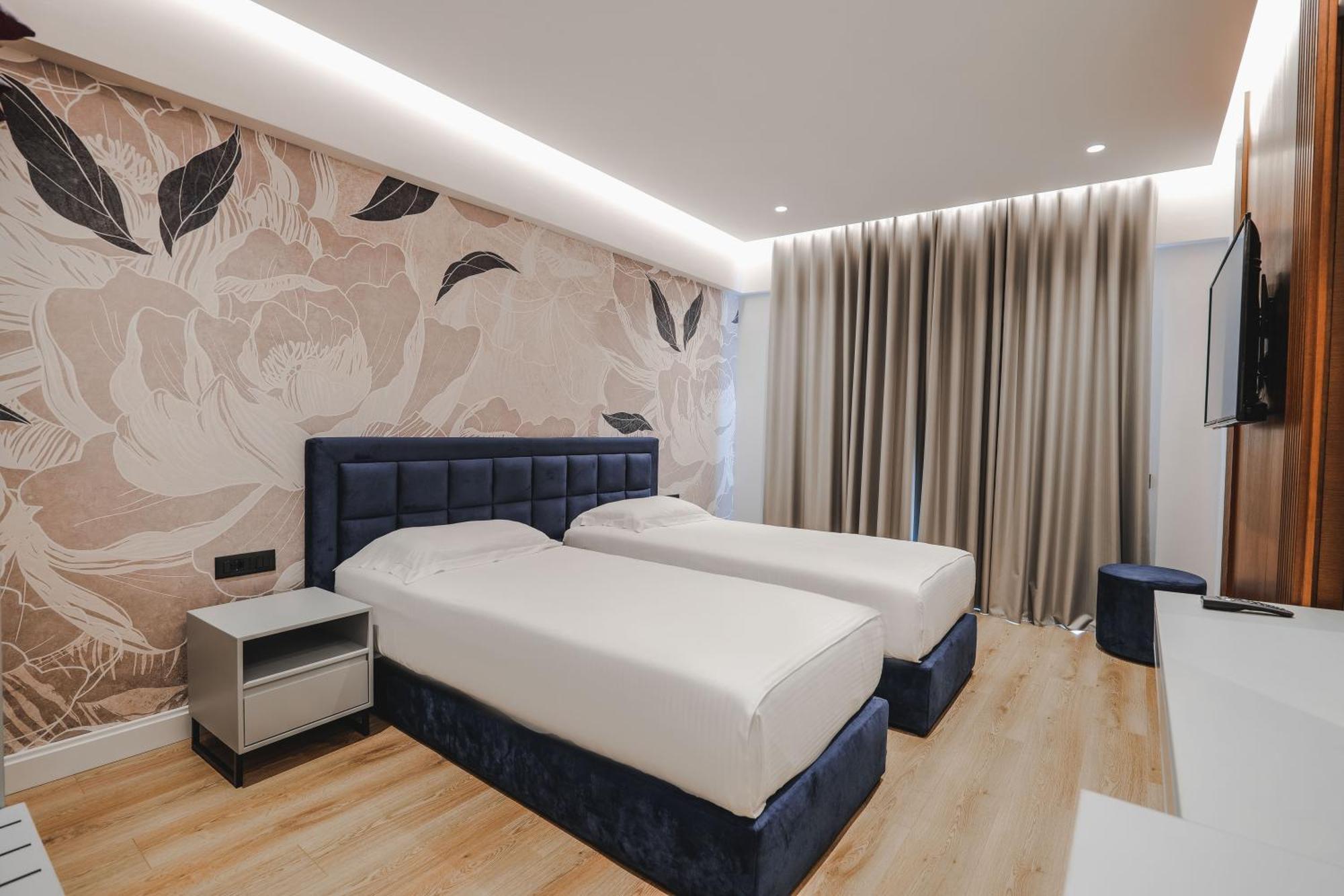 Hotel Oasis Sarandë Eksteriør billede