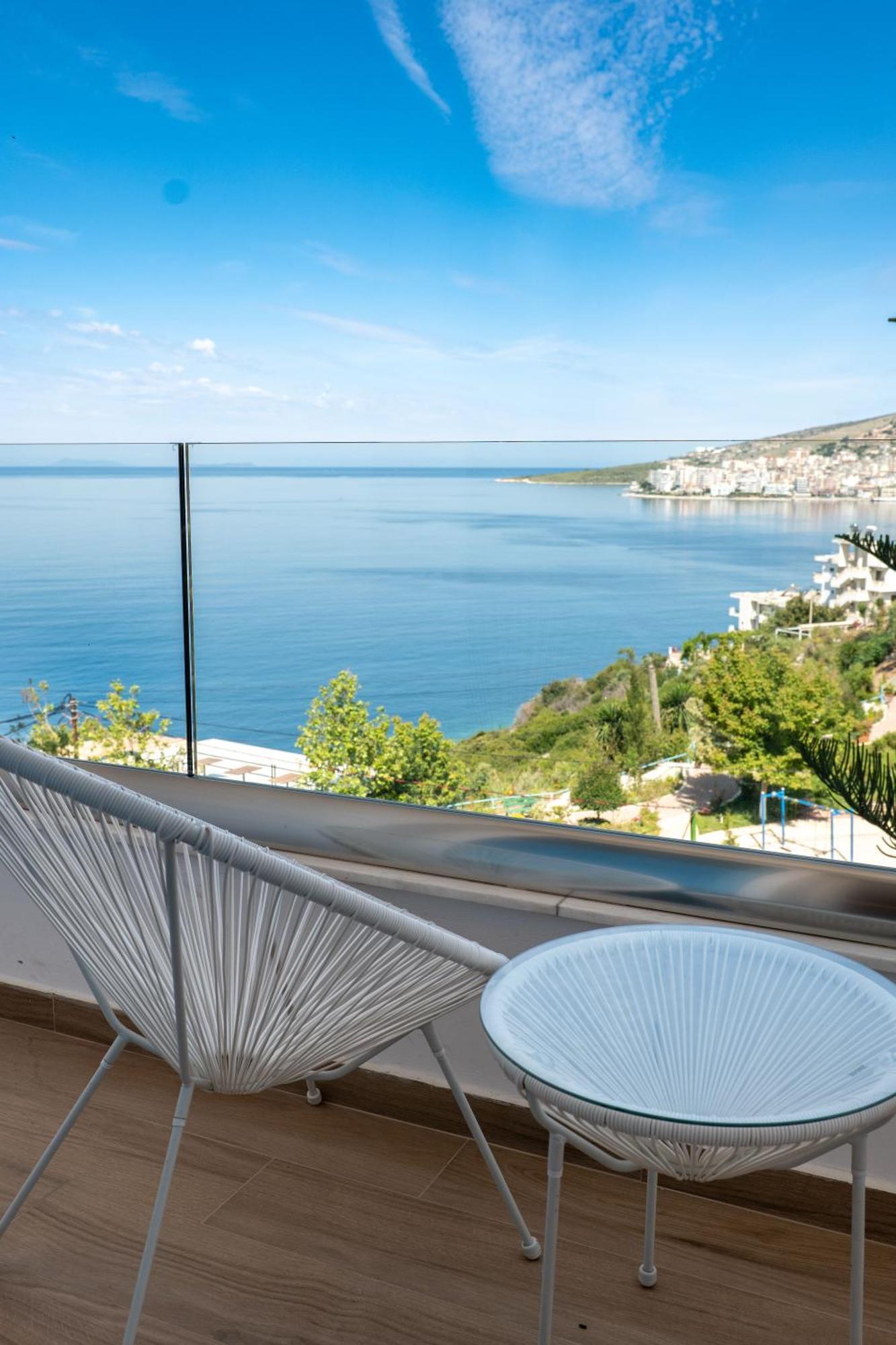 Hotel Oasis Sarandë Eksteriør billede