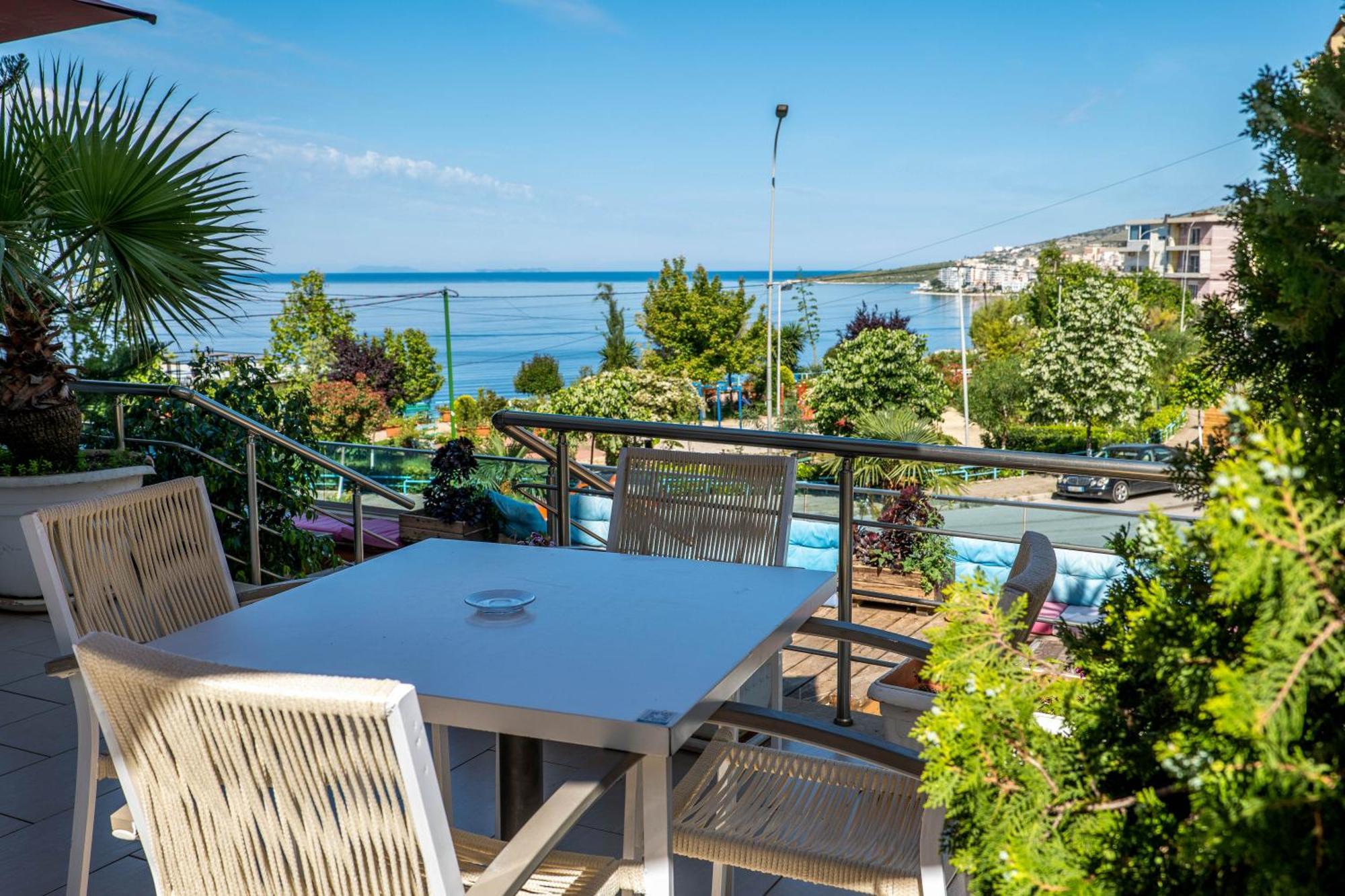 Hotel Oasis Sarandë Eksteriør billede